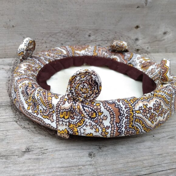 Vintage 50s Hat Brown Yellow Paisley Topper Netting Veil - Picture 3 of 10